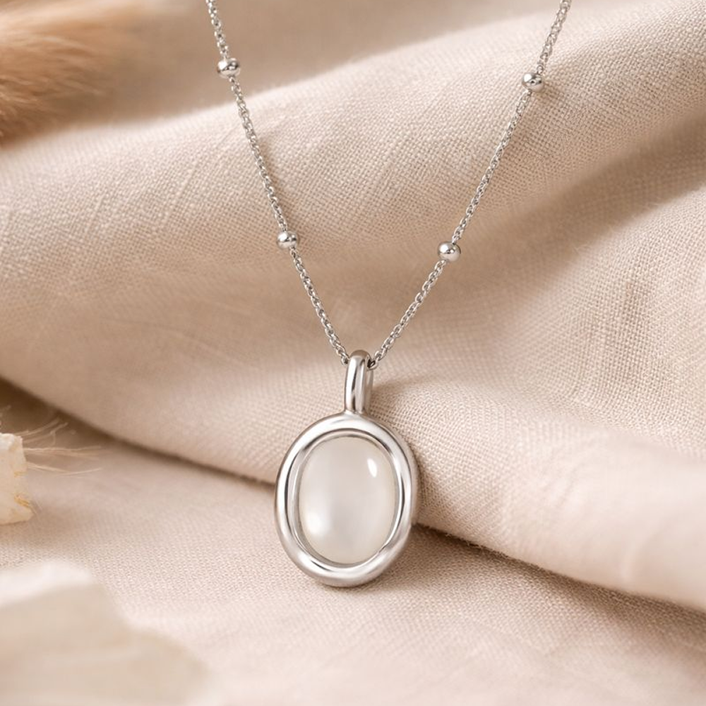 AURA Seashell Necklace