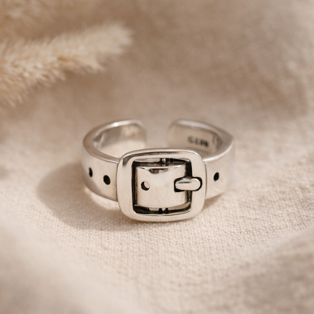 Sculpt Buckle Ring