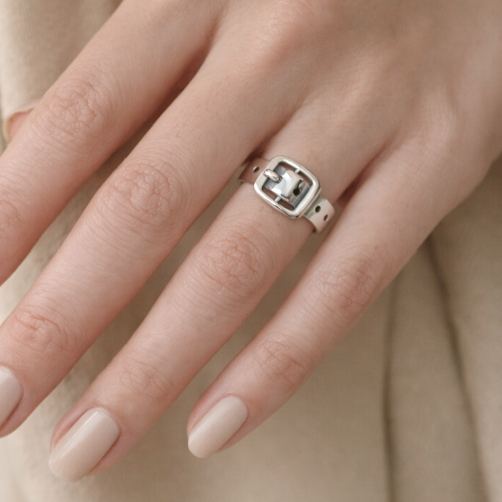 Sculpt Buckle Ring